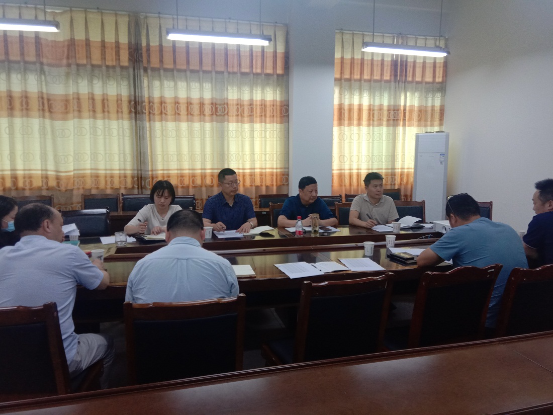 就业专题会.jpg