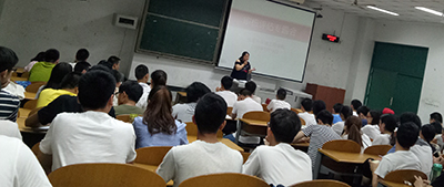 审核评估学生专题会.jpg